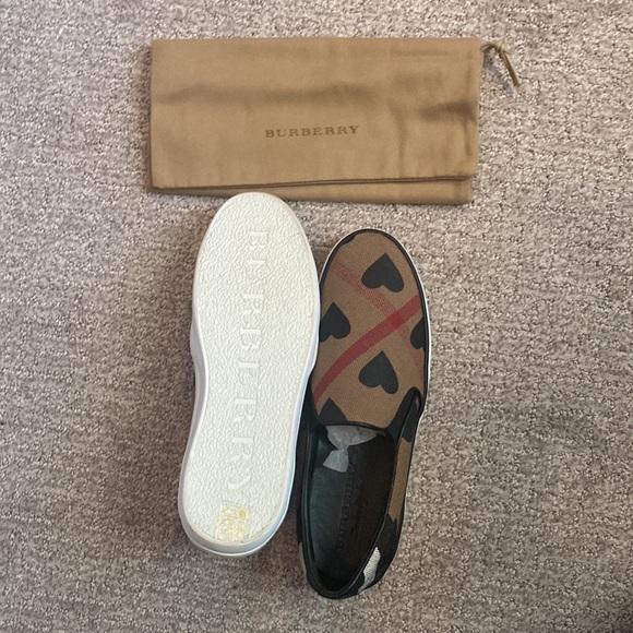 Womens Burberry leather slip on sneakers. Never worn brand new still in box. - Picture 2 of 3